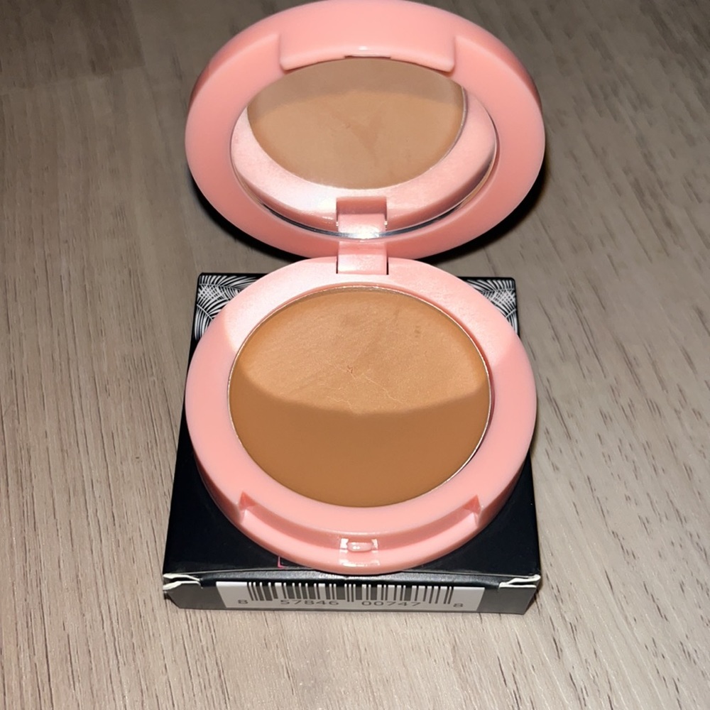 Cream bronzer - Picture 2 of 5